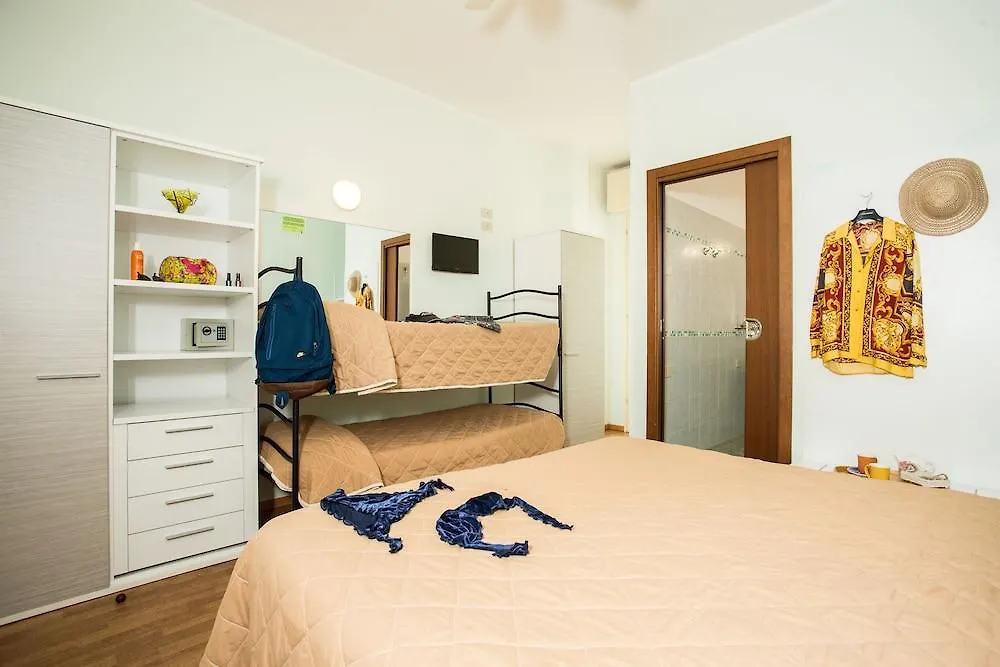 Hotel Club Misano Adriatico 3*,  Olaszország