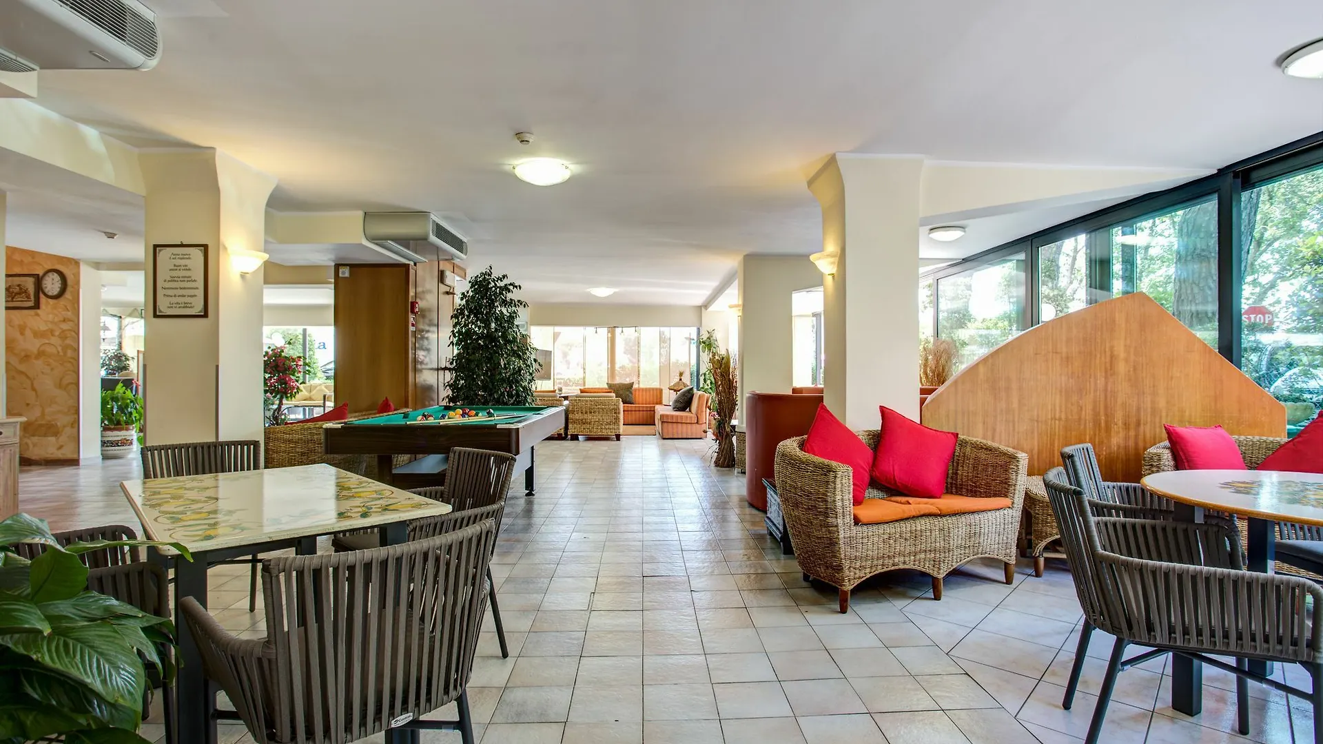 Hotel Club Misano Adriatico 3*,  Olaszország